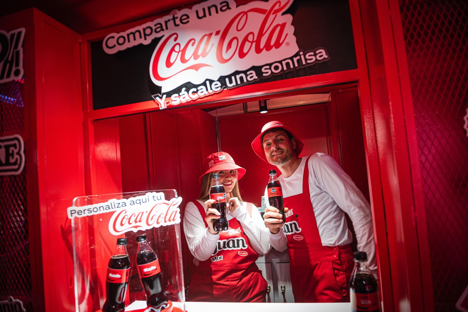 Comparte una Coca-Cola: ¿Por qué aún emociona y vende?